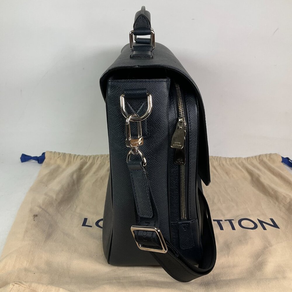 Louis Vuitton Taiga Leather Vassili GM Briefcase Shoulder Business Bag Dark Blue - Picture 4 of 16